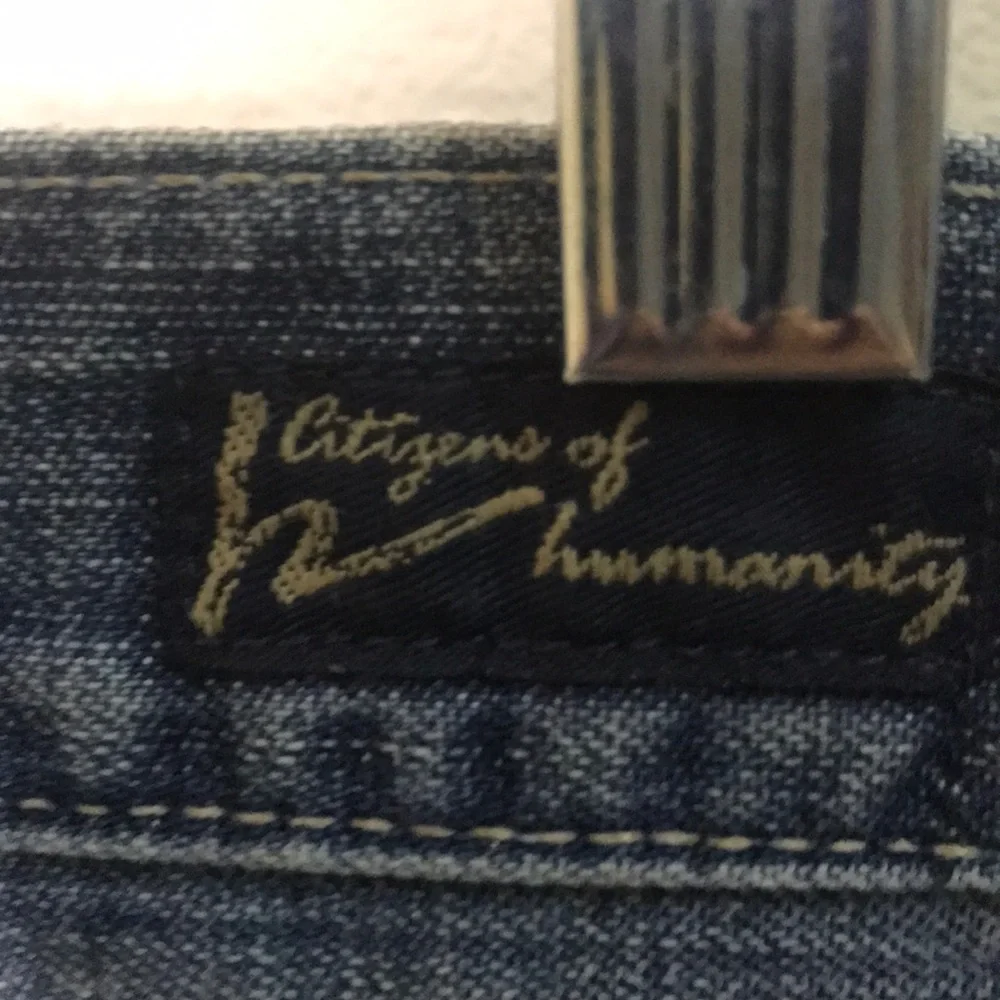 - 2/$30 Citizens of humanity cut off shorts s 30 dark wash anthropology - Picture 4 of 7